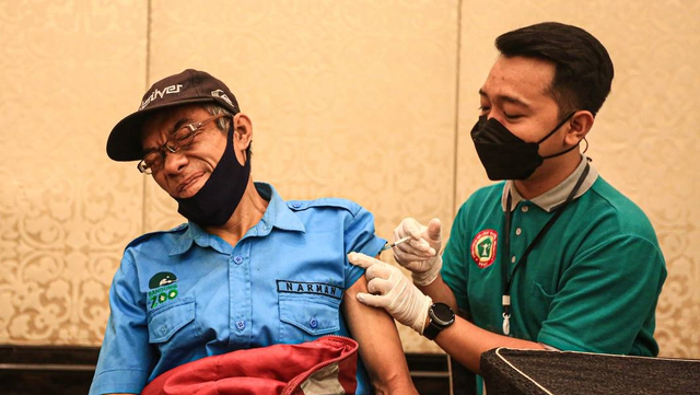 Vaksinasi untuk 3 Ribu Pekerja Wisata dan Ekonomi Kreatif di Bandung. Foto: Dok. Istimewa