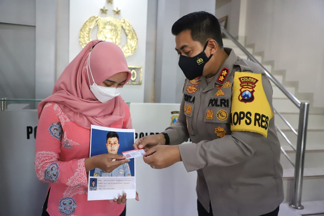 Istri Awak KRI Nanggala Dapat SIM Gratis di Mojokerto