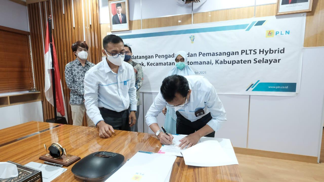 Tingkatkan Bauran EBT, PLN Bangun PLTS Hybrid di Selayar, Sulsel (250803)