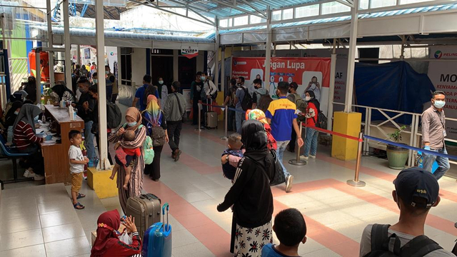 Ramai-ramai, Warga di Karimun Mudik Lebih Awal (64498)