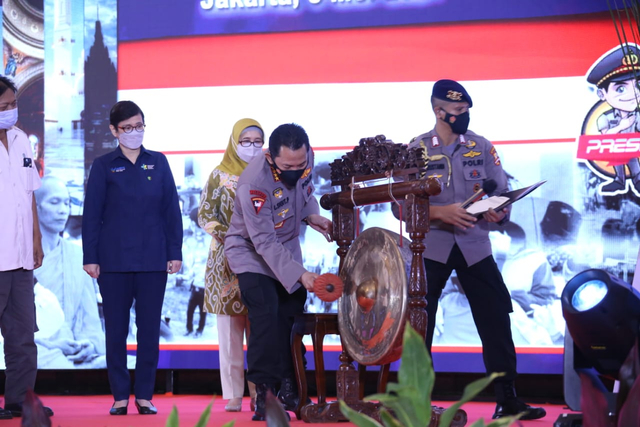 Kapolri Minta Bhabinkamtibmas Jadi Problem Solving Masyarakat (404450)