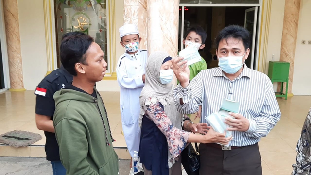 Nawir, pemuda yang usir jamaah bermasker di Bekasi jadi duta masker. Foto: Dok. Istimewa