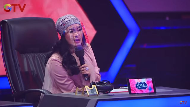 Iis Dahlia di acara Voice of Ramadhan. Foto: YouTube Official GTV