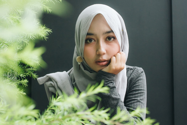 Tips Kecantikan: Cara Menentukan Alas Bedak yang Tepat (206253)