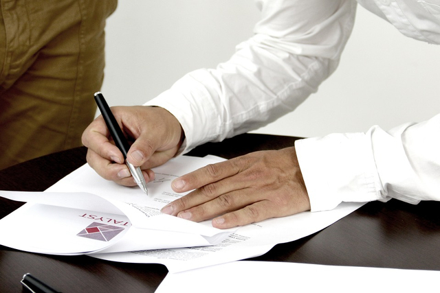 Ilustrasi surat paklaring kerja. Sumber: Pixabay