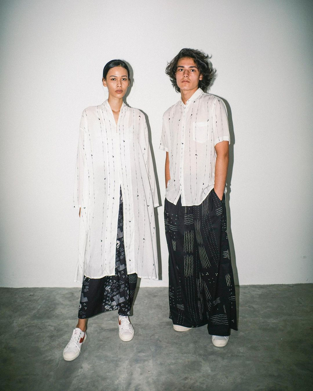 5 Rekomendasi Baju Couple untuk Tampil Kompak dengan Pasangan saat Lebaran (107555)