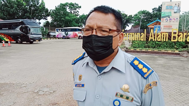 Koordinator Satuan Pelayanan Terminal Alam Barajo, Ibrahim. (Foto: M Sobar Alfahri/Jambikita.id)