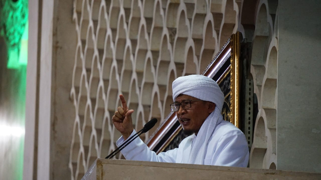 Khutbah K.H Gymnastiar di Masjid Istiqlal. Foto: Iqbal Firdaus/kumparan