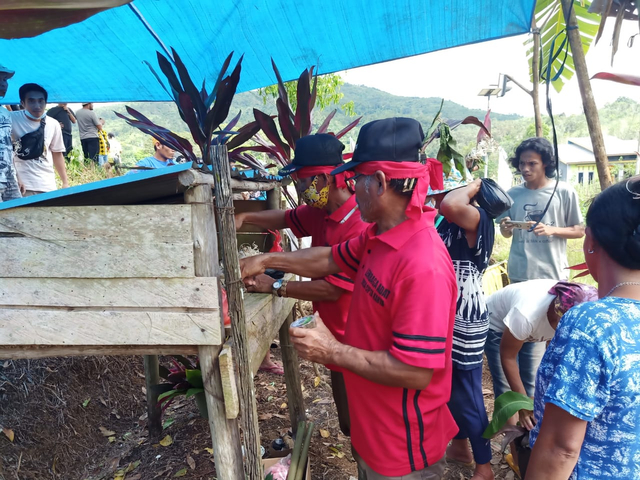 Persiapan masyarakat jelang ritual adat Balala di Bengkayang. Foto: Dok Hi!Pontianak