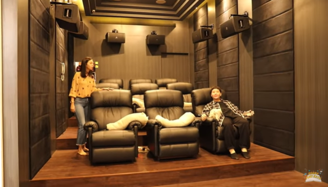 Wah! Ada Bioskop di Dalam Rumah Mewah Jordi Onsu (293603)