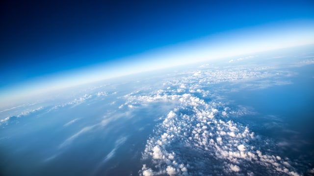 Ilustrasi lapisan ozon. Foto: Shutter Stock