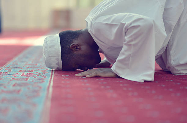 Sholat merupakan bagian rukun Islam yang wajib dikerjakan umat Muslim Foto: iStock