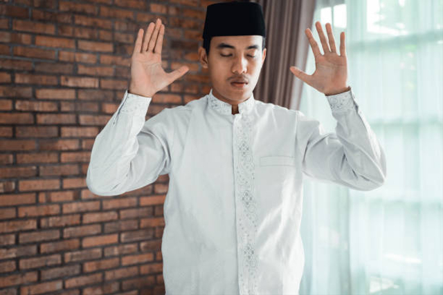 Bacaan Takbiratul Ihram dan Doa Iftitah Arab, Latin, Beserta Artinya (943127)
