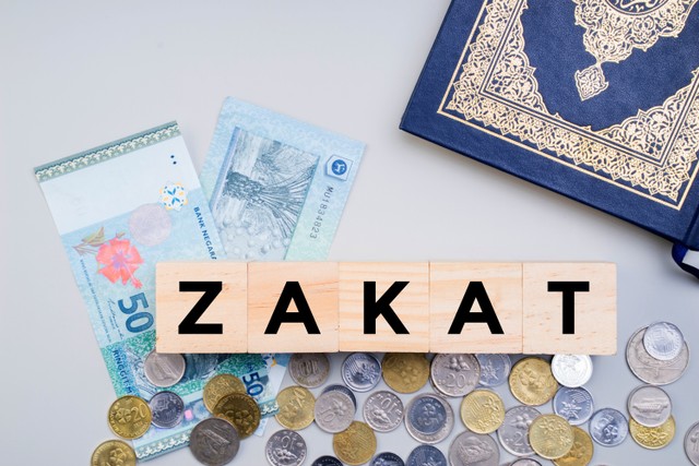 Bacaan Doa Menerima Zakat Fitrah Beserta Artinya yang Disunnahkan. Foto: Shutterstock