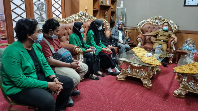 Mahasiswa asal Aceh bersilaturahmi dengan Bupati Majene, Lukman. Foto: Dok. Humas Pemkab Majene