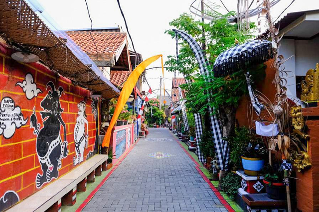 Suasana Kampung Bali di Bekasi Foto: Dok. Kemenparekraf