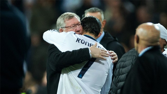 Cristiano Ronaldo dan Alex Ferguson kala bertemu di Liga Champions 2013. (Foto: Getty Images)