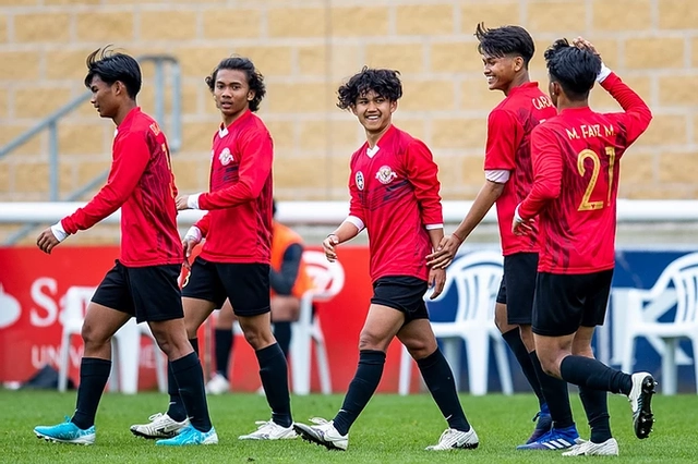 Tekad Mola Lahirkan Bintang Sepak Bola Indonesia di Inggris (86226)