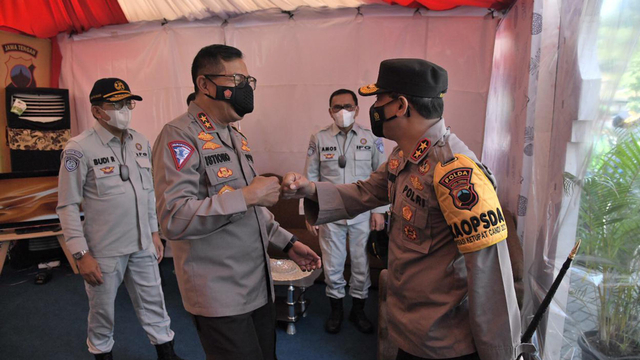 Kakorlantas Polri Irjen Pol Istiono di KM 429 Semarang, Jawa Tengah, Selasa (11/5). Foto: Dok. Korlantas Polri