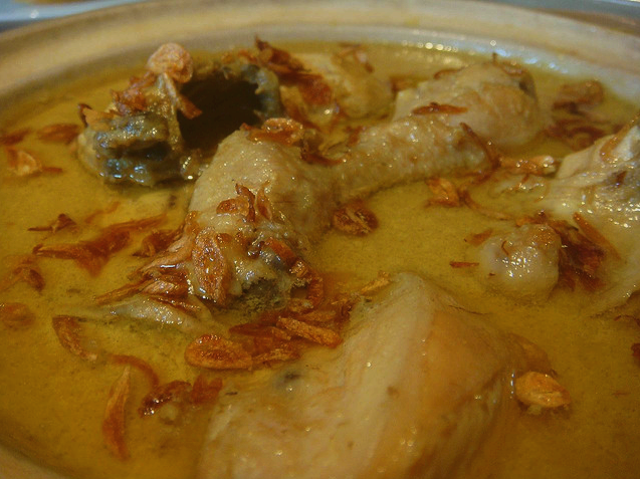 Opor Ayam | https://id.pinterest.com/pin/49680402119524958/ 