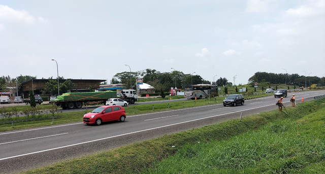 Situasi lalu lintas di Tol Cipali, Cirebon. (Juan)
