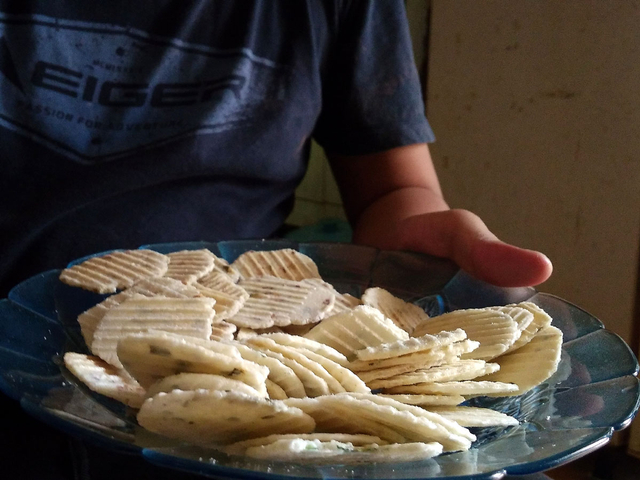 Kue gapit khas Cirebon yang diklaim hanya ada di Cirebon. (Ciremaitoday)