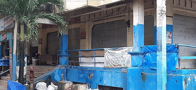 Sejumlah lods pedagang di Pasar Basah Mandonga masih tutup. Foto: Attamimi/kendarinesia.