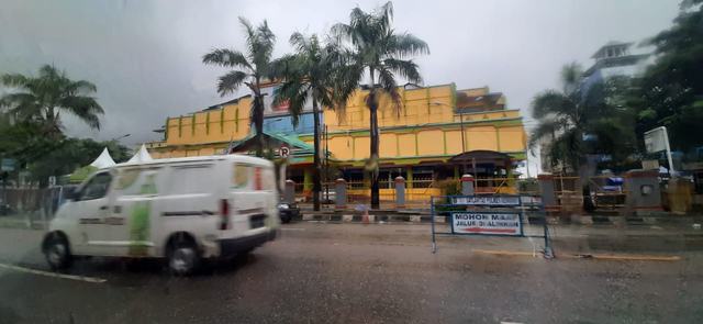 Salah satu pusat perbelanjaan Mall Mandonga masih ditutup oleh pengelola. Foto: Attamimi/kendarinesia.
