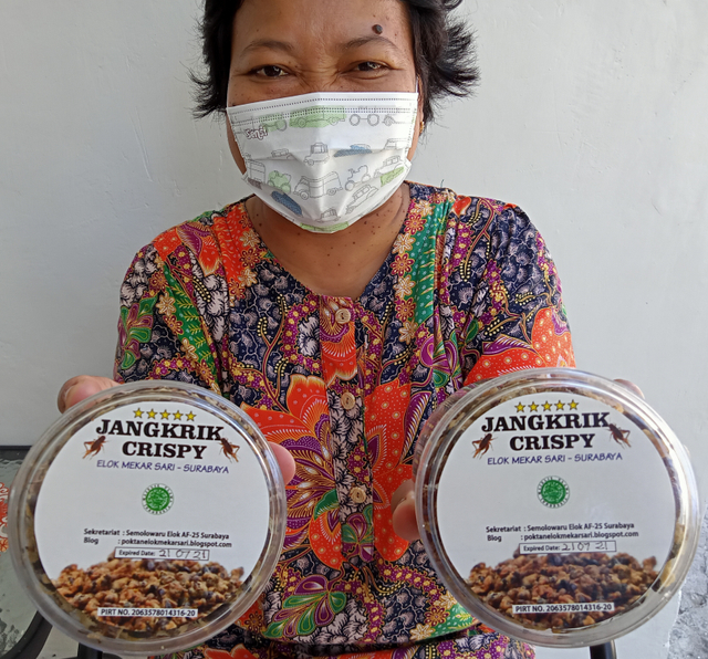 Jangkrik Krispi, Oleh-oleh Unik yang Laris Manis dari Surabaya (1)