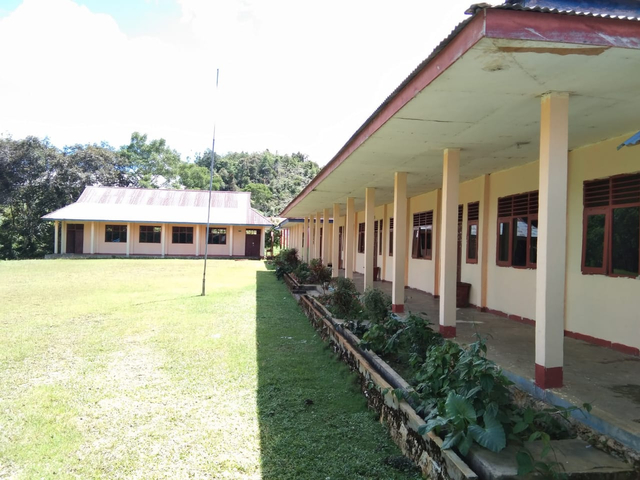 Gedung salah satu SMA di Kabupaten Maybrat