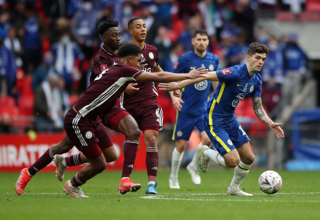 Pemain Chelsea, Christian Pulisic beraksicdalam laga melawan Leicester City. Foto: REUTERS / Nick Potts