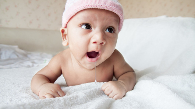 Penyebab Bayi Ngiler Terus - Lefthip