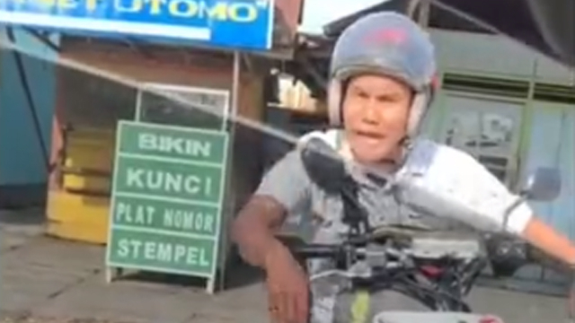 Viral Pemotor Amuk dan Bentak-Bentak Wanita Pengemudi Mobil, Endingnya Kocak (349073)