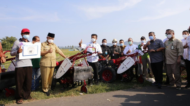 Produktivitas Pertanian Bali Meningkat Berkat Alsintan, Biaya Produksi Hemat (300408)