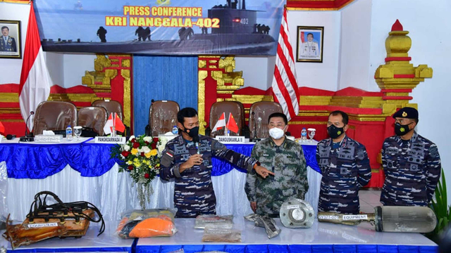 Upaya Mengangkat KRI Nanggala dari Perairan Bali (142088)