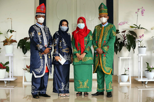 Salah satu dari 34 pakaian adat Indonesia. Sumber: Kominfo Kolaka Utara