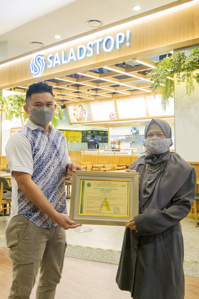 Restoran SaladStop mendapat sertifikat halal MUI Foto: Dok.SaladStop