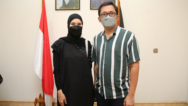 25 Artis yang Umumkan Terpapar COVID-19 Sebulan Terakhir (95246)
