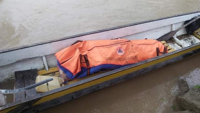 Jenazah korban tenggelam di Sungai Budong-budong, Kabupaten Mamuju Tengah, Sulawesi Barat, ditemukan Tim SAR gabungan. Foto: Dok. Istimewa