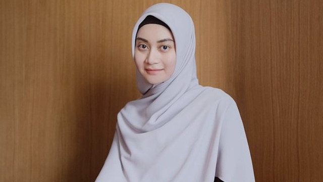 Sosok Ayu Pratiwi, jebolan ajang kecantikan Puteri Indonesia yang kini memutuskan untuk berhijab. Foto: Instagram/@ayupratiwi