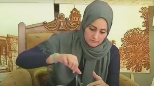 Sosok Fatima al-Ghoul, seorang seniman asal Gaza. Foto: Youtube/Invictapalestina