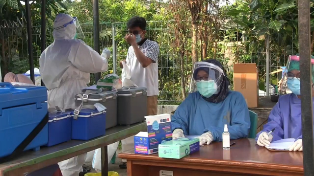 Satgas Tes PCR Massal ke 700 Orang Usai 51 Warga di Cilangkap Positif Corona (25406)