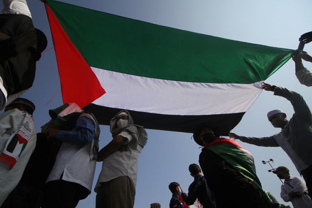 Viral Warga Depok Pasang Bendera Palestina, Polisi Turun Tangan (71104)