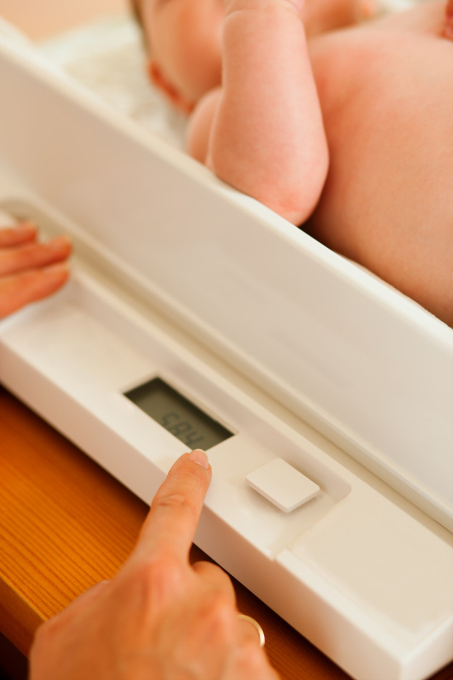Kenapa Berat Badan Bayi Turun Setelah Lahir?