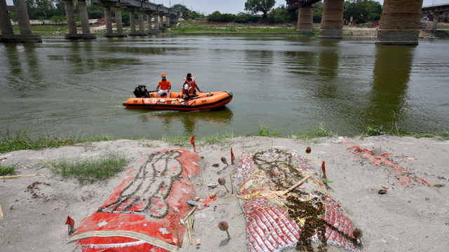 Menilik Sungai Gangga, Tempat Suci yang Jadi Rumah Bagi Jenazah di India (89281)