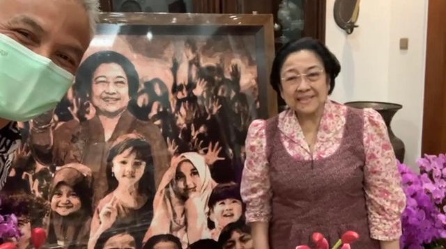 Lukisan perupa, Djoko Susilo, berjudul Ibu Megawati Bersama Anak-anak Indonesia yang dititipkan ke Ganjar Pranowo. Foto: Dok. Istimewa