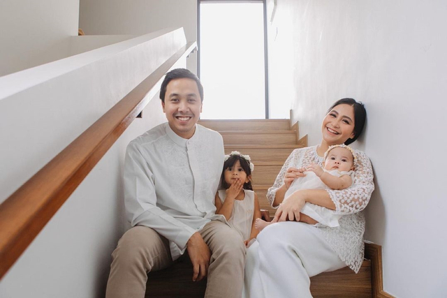 Caca Tengker dan keluarganya.
 Foto: Instagram/@cacatengker