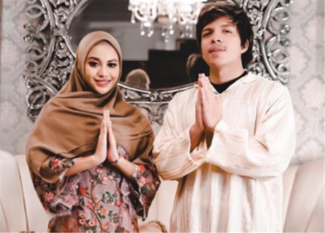 Gaya Aurel Hermansyah pakai hijab. Foto: Instagram/@aurelie.hermansyah