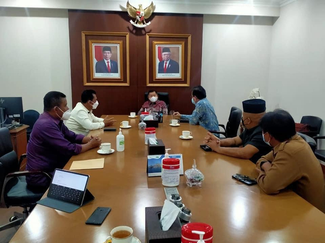 Gubernur Kepri, Ansar Ahmad, melakukan pertemuan bersama Menteri PPN/Bappenas, Suharso Monoarfa di Jakarta, Senin (24/5). Foto: Istimewa