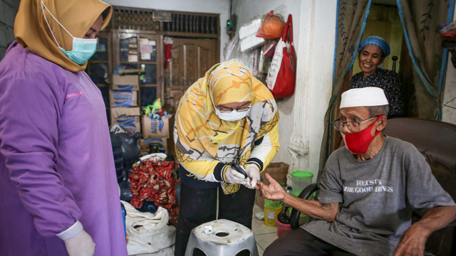 Wamenkes Imbau Pemda Cari Terobosan Dorong Vaksinasi Bagi Lansia dan Komorbid (341603)